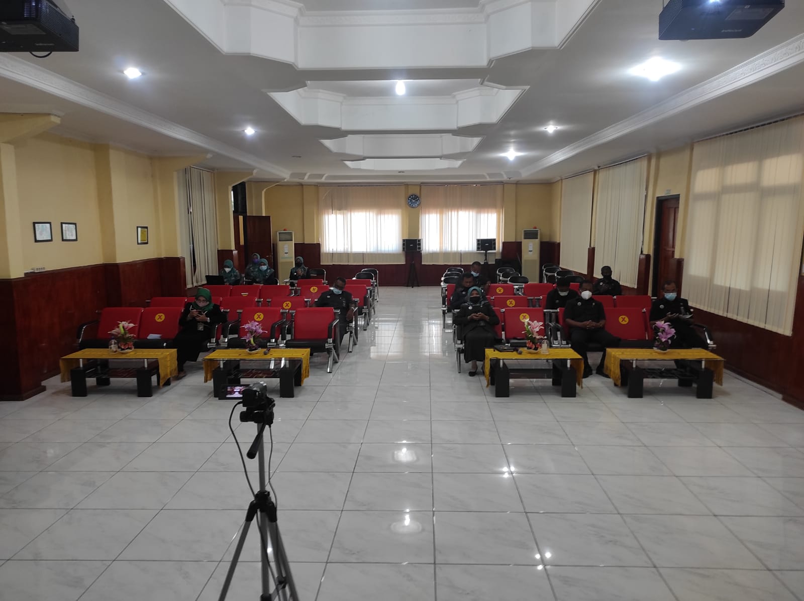 gambar/Zoom Meeting Seminar Covid 19 2.jpeg